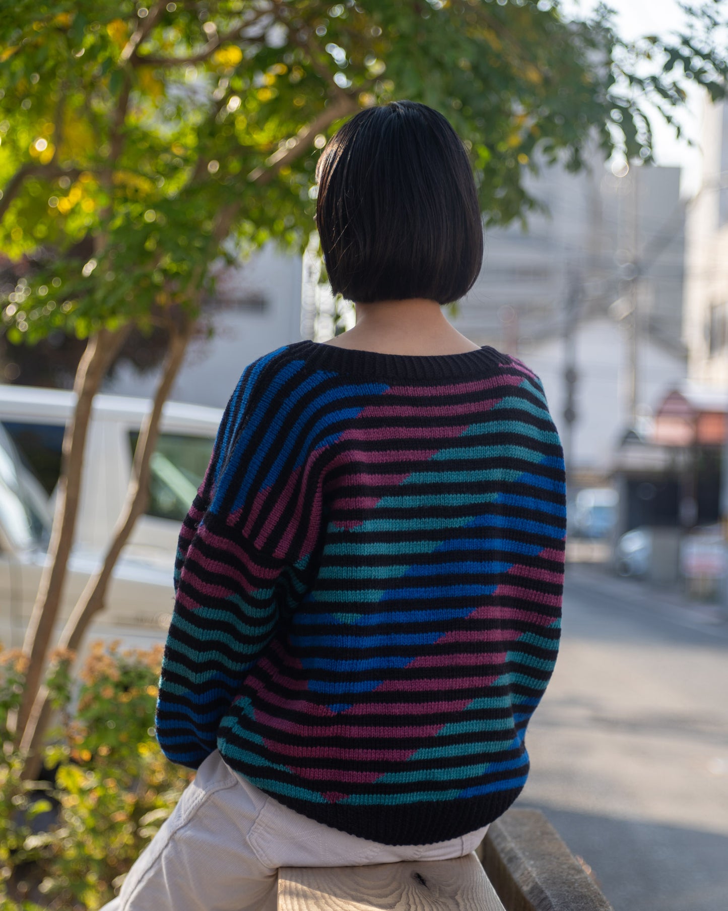 Multi color design knit